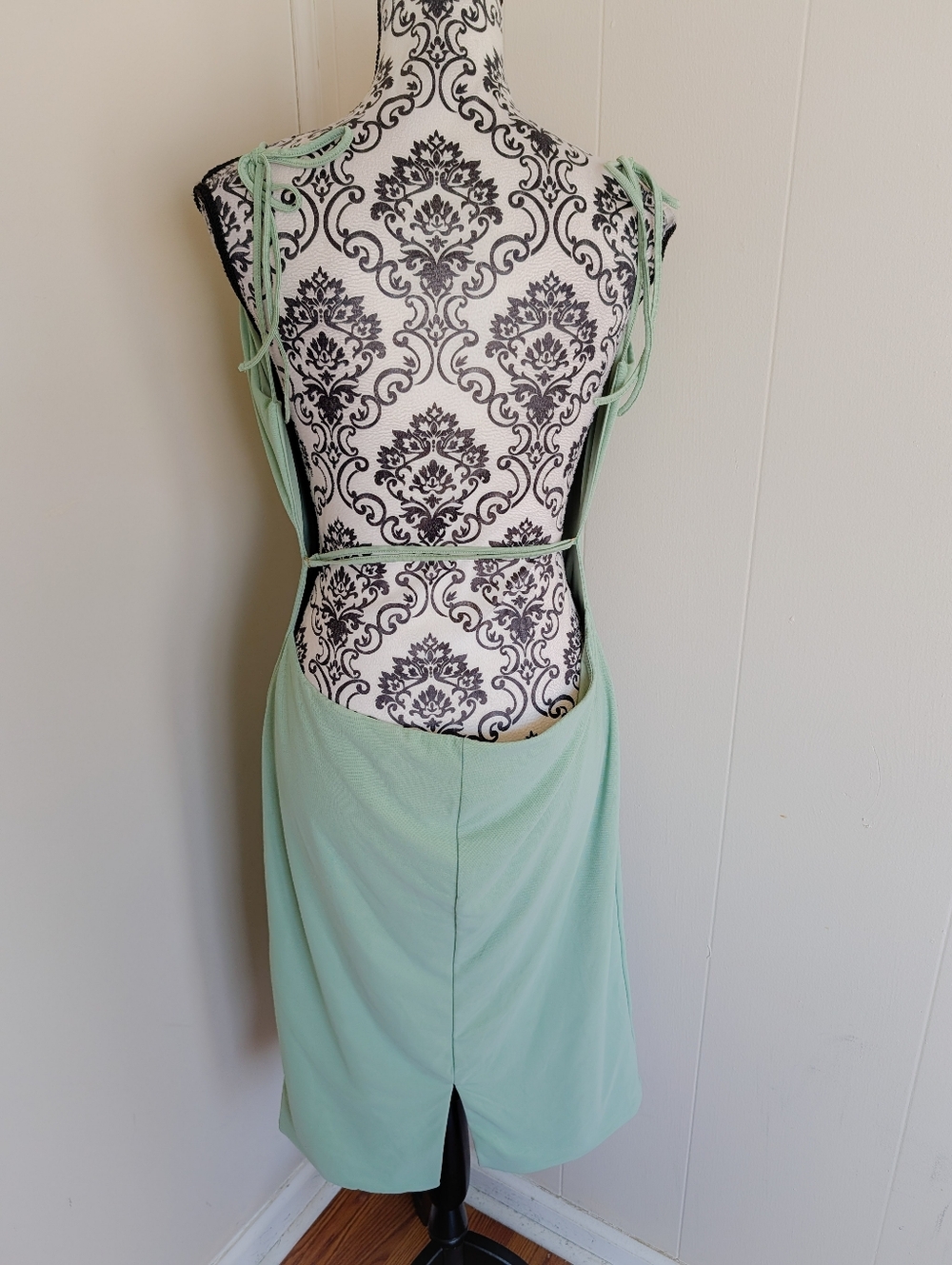 Oh Polly Light Green Open Back Bodycon Midi Dress - Picture 4 of 5
